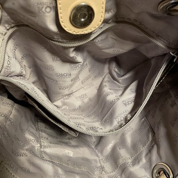 Michael Kors - Medium shoulder tote bag - Light gray - Pre-owned, fair condition - Picture 4 of 10